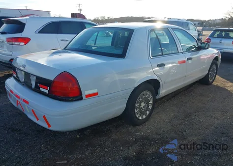 2003 Ford Crown Victoria Police z USA, uszkodzony, nr VIN 2FAFP71W63X109379